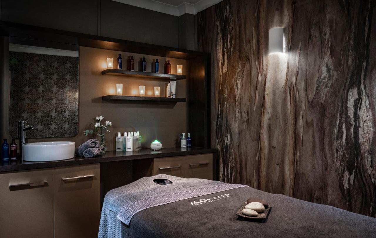 Wood Hall & 4* Wetherby