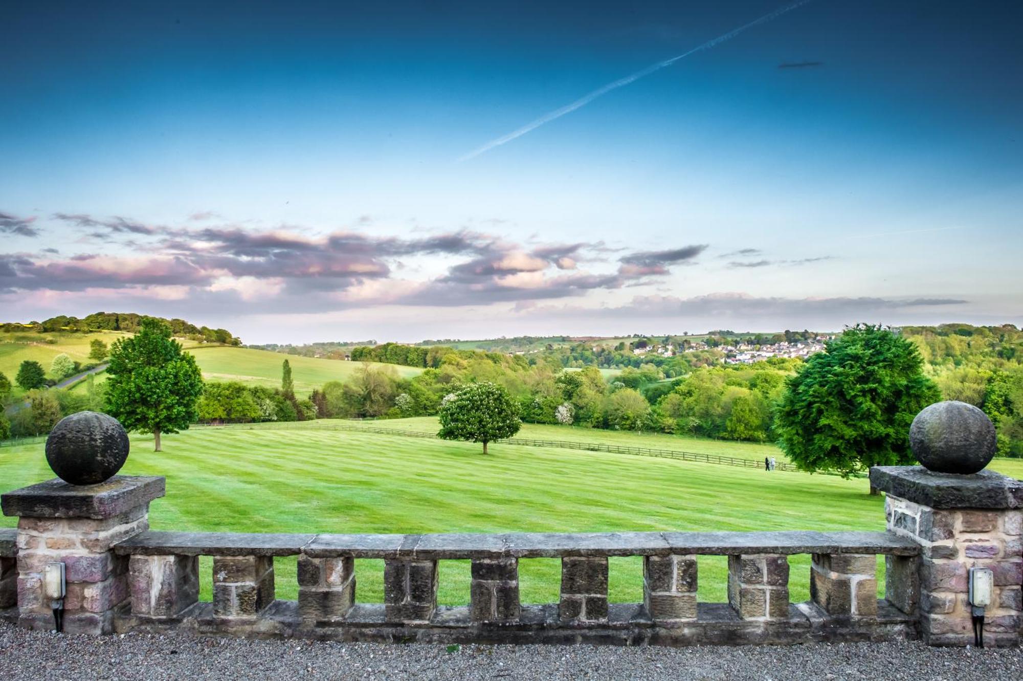 Hotel Wood Hall &