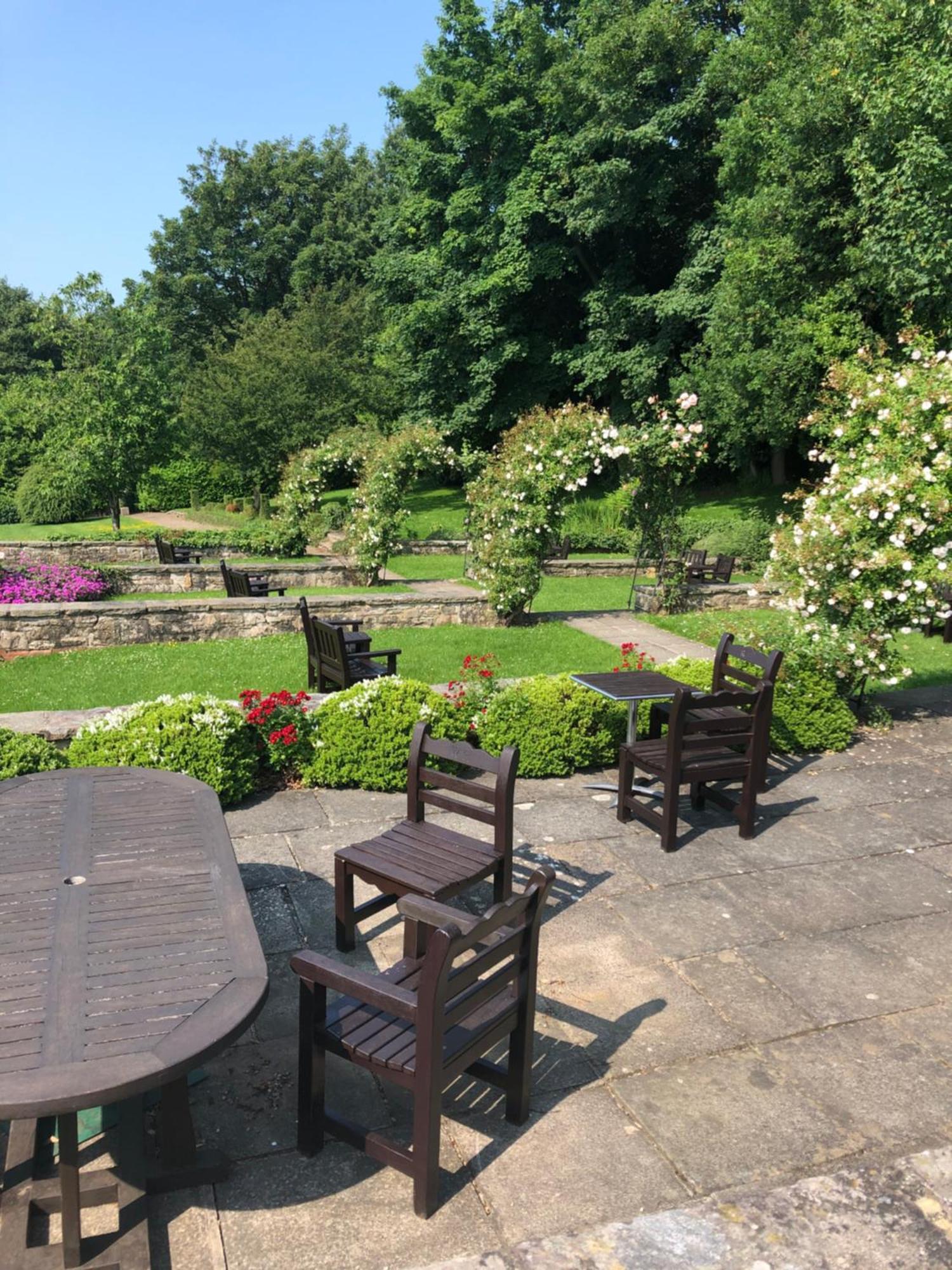 Hotel Wood Hall & 4*