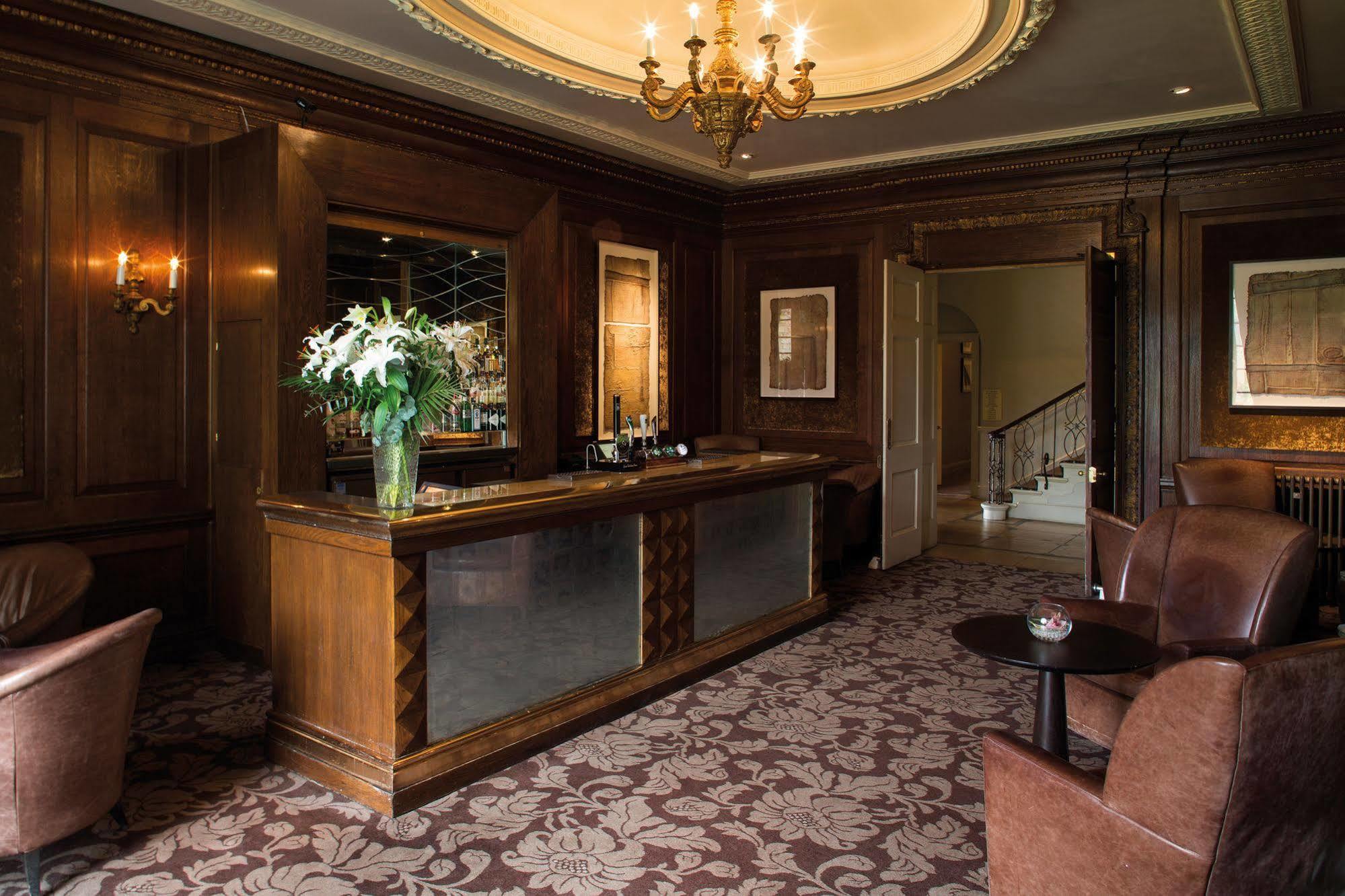 Wood Hall & Hotel 4*